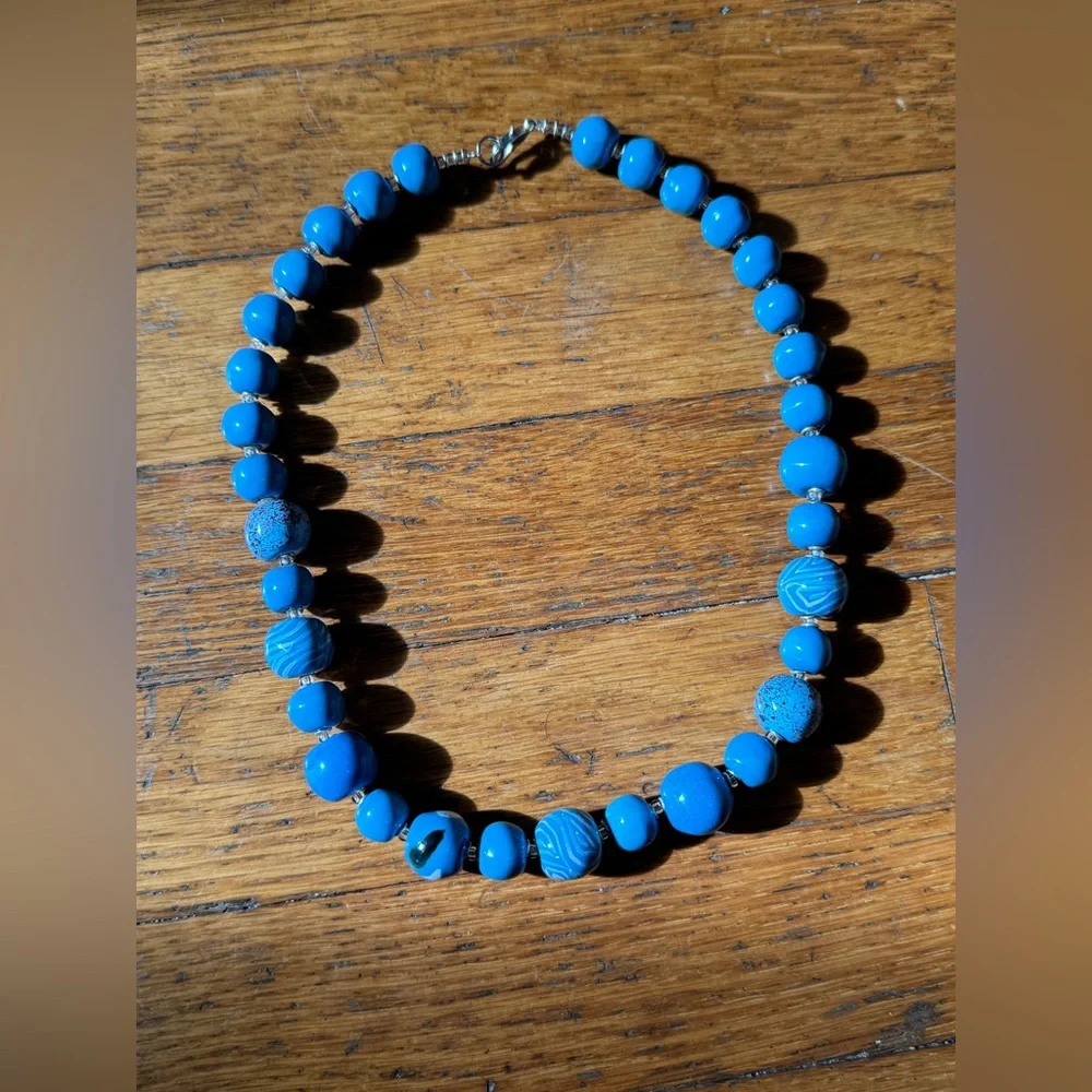 60s Vintage Blue Beaded Necklace - Picture 2 of 5